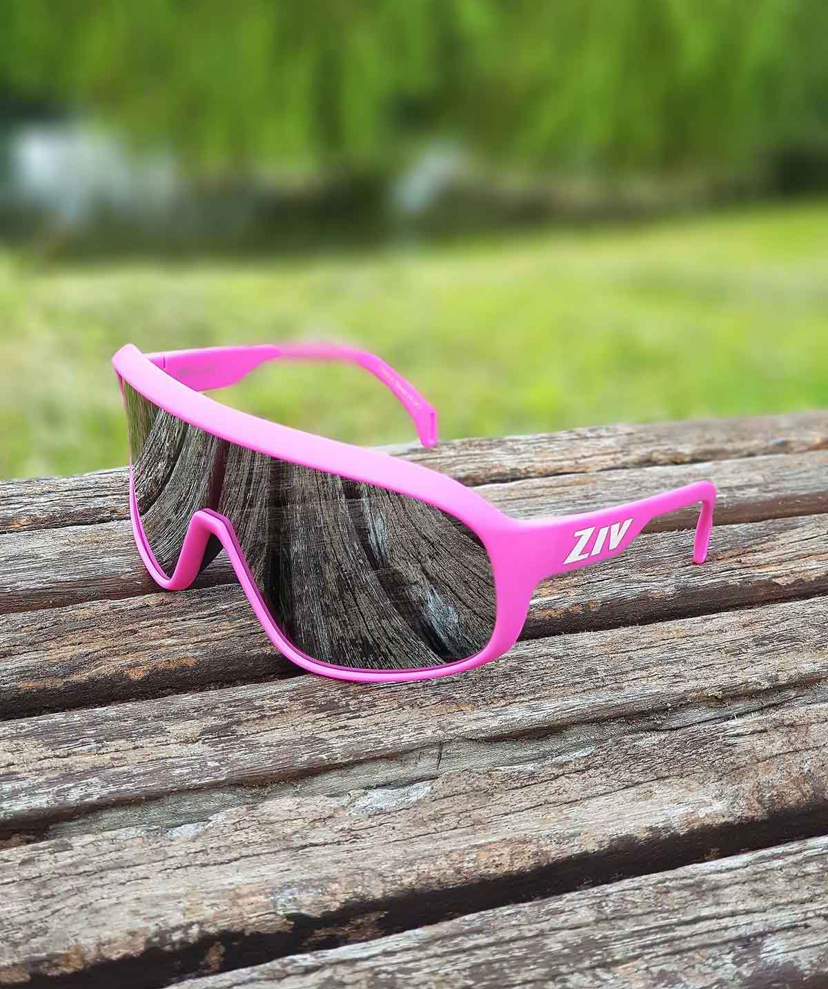 BULK系列編號126的螢光粉紅框運動眼鏡